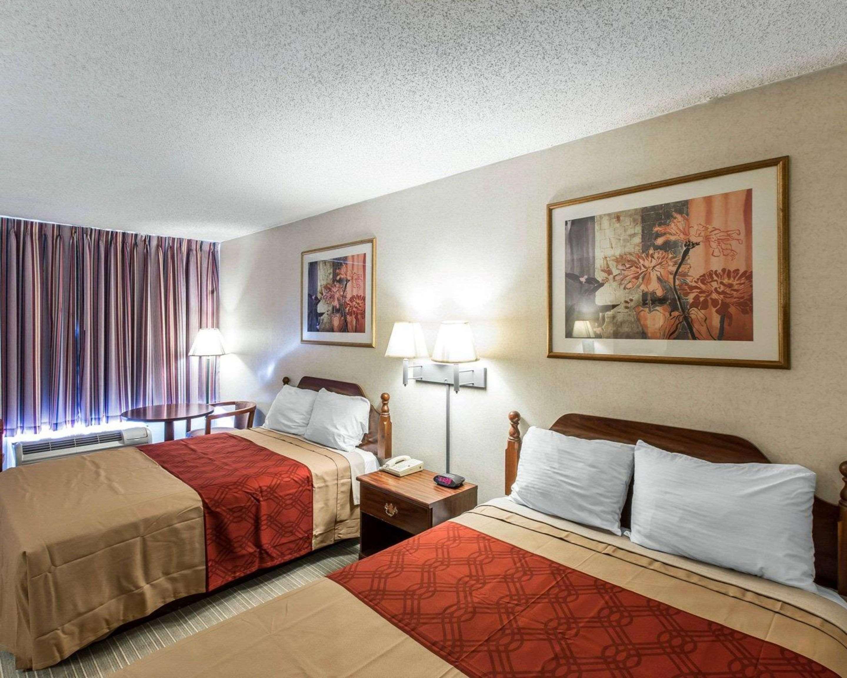 Econo Lodge Calhoun Esterno foto
