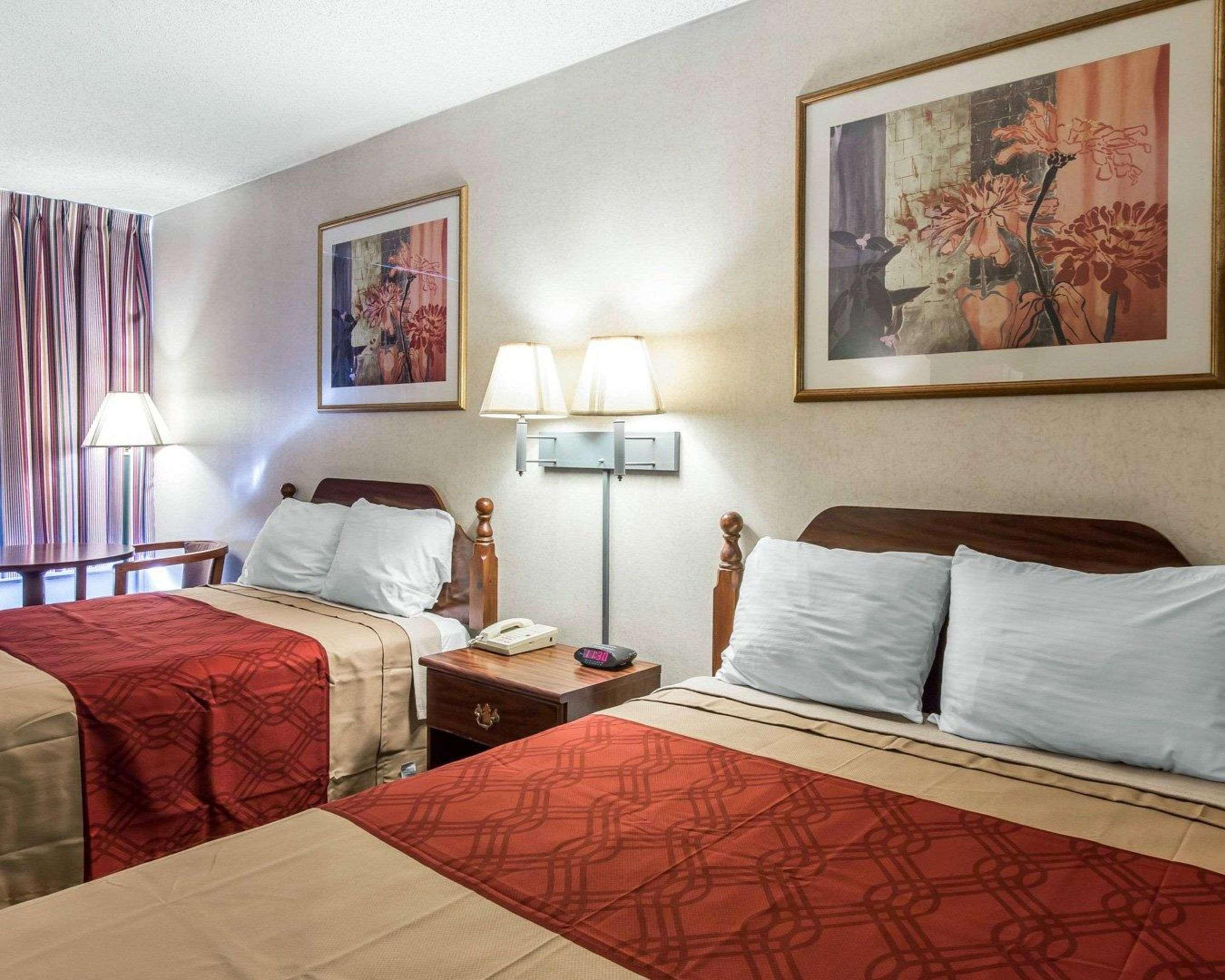 Econo Lodge Calhoun Esterno foto