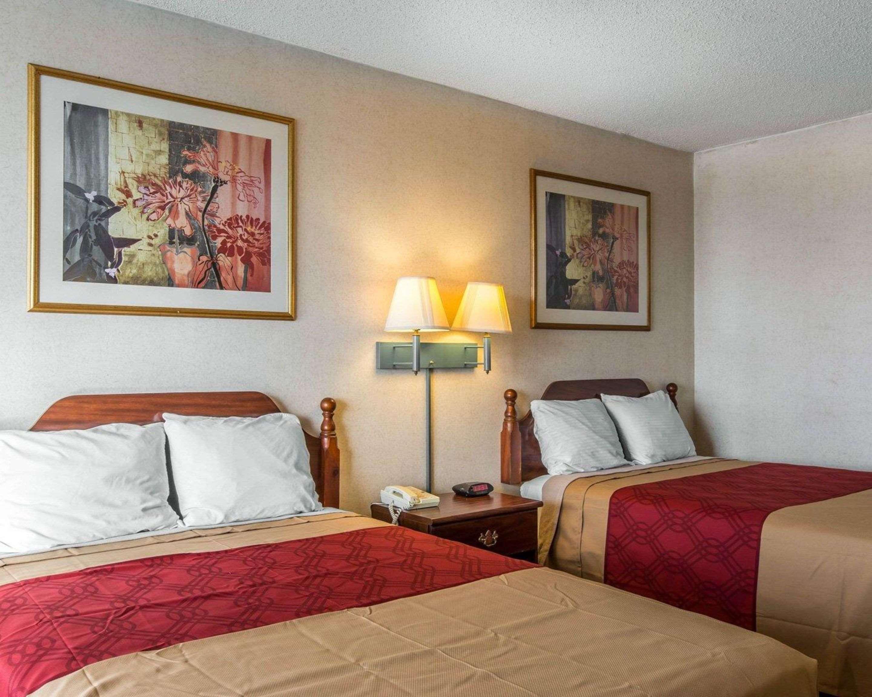 Econo Lodge Calhoun Esterno foto