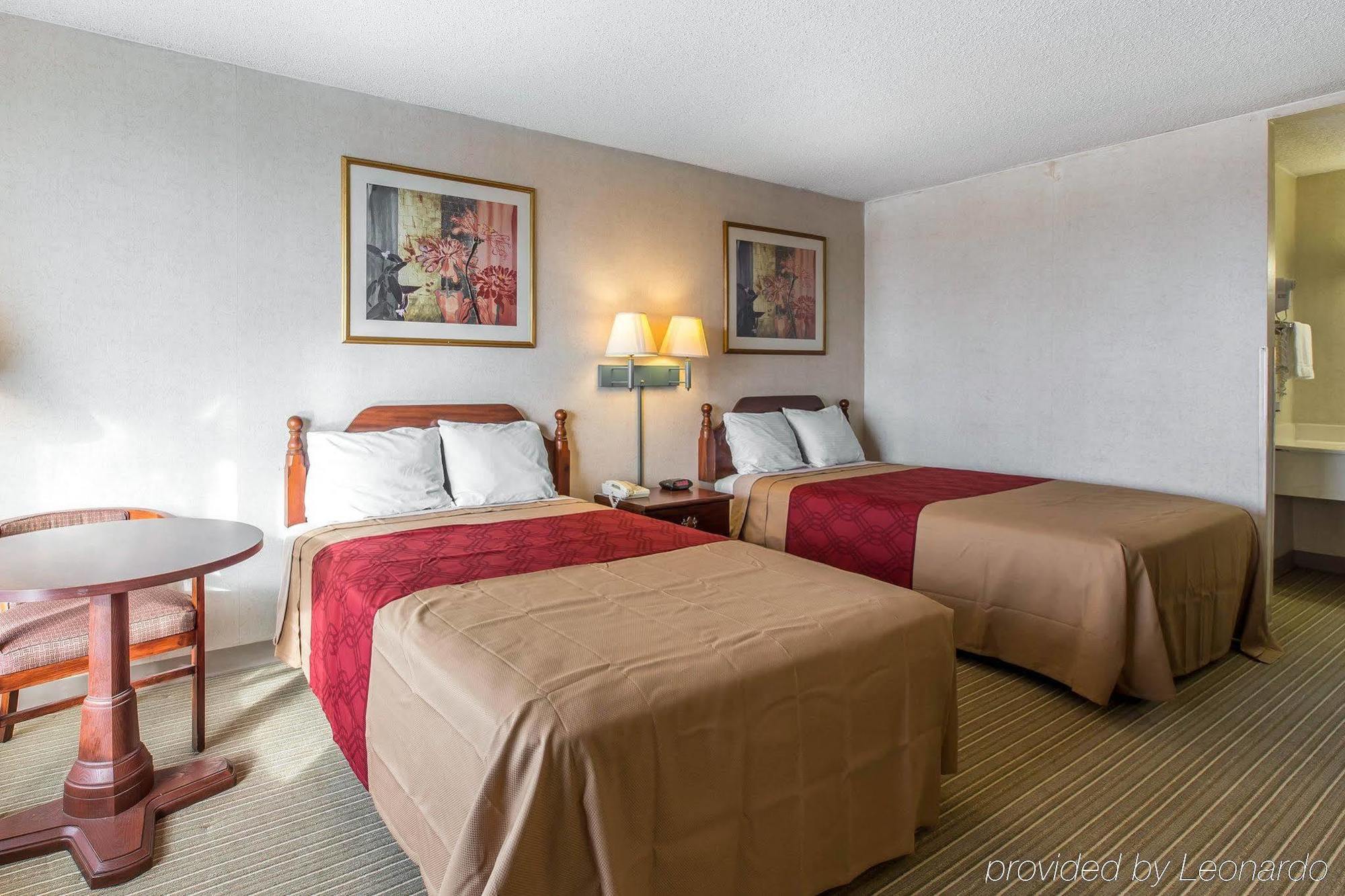 Econo Lodge Calhoun Esterno foto