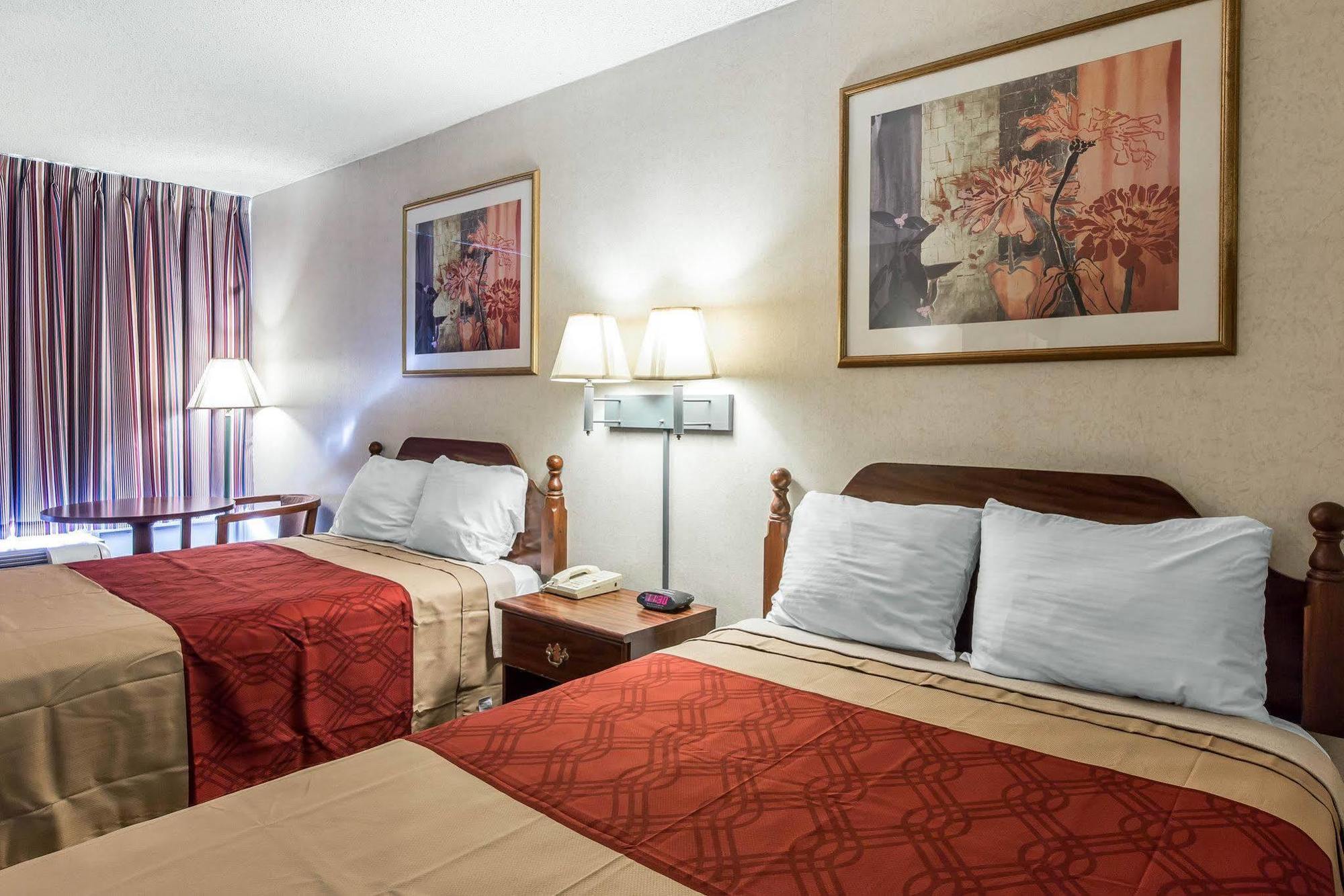 Econo Lodge Calhoun Esterno foto