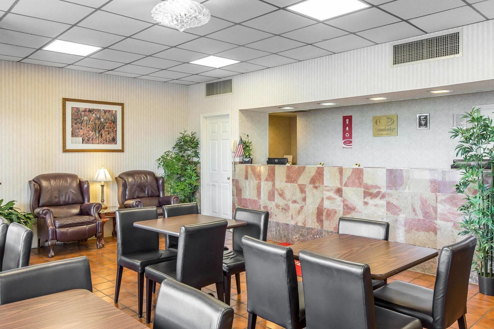 Econo Lodge Calhoun Esterno foto