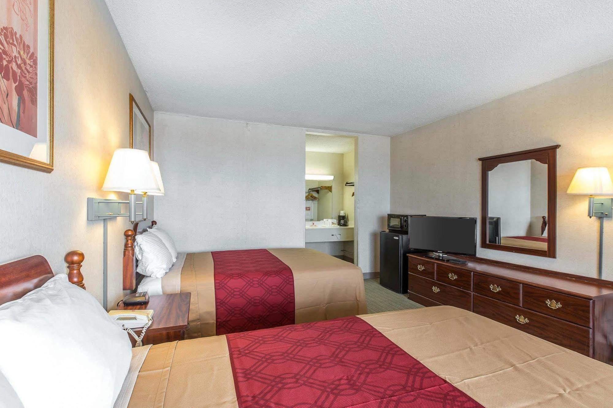 Econo Lodge Calhoun Esterno foto
